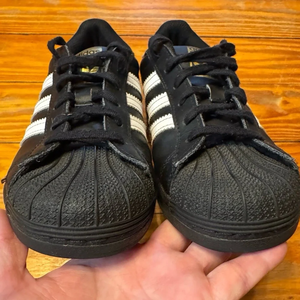 Adidas‎ Superstar Black Sneakers Size Youth 3